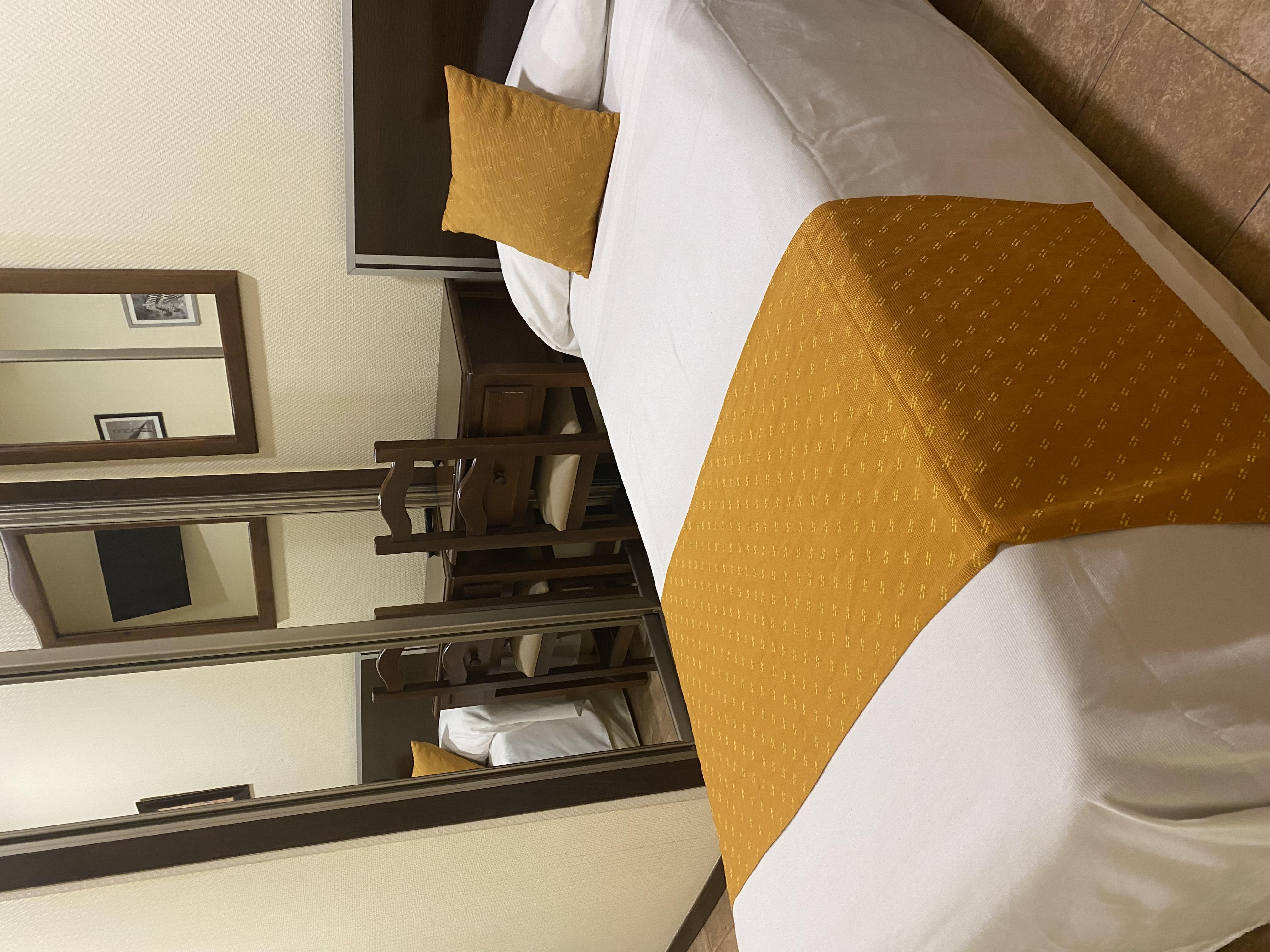 אלקאלה דה הנארס Hotel Complutense מראה חיצוני תמונה
