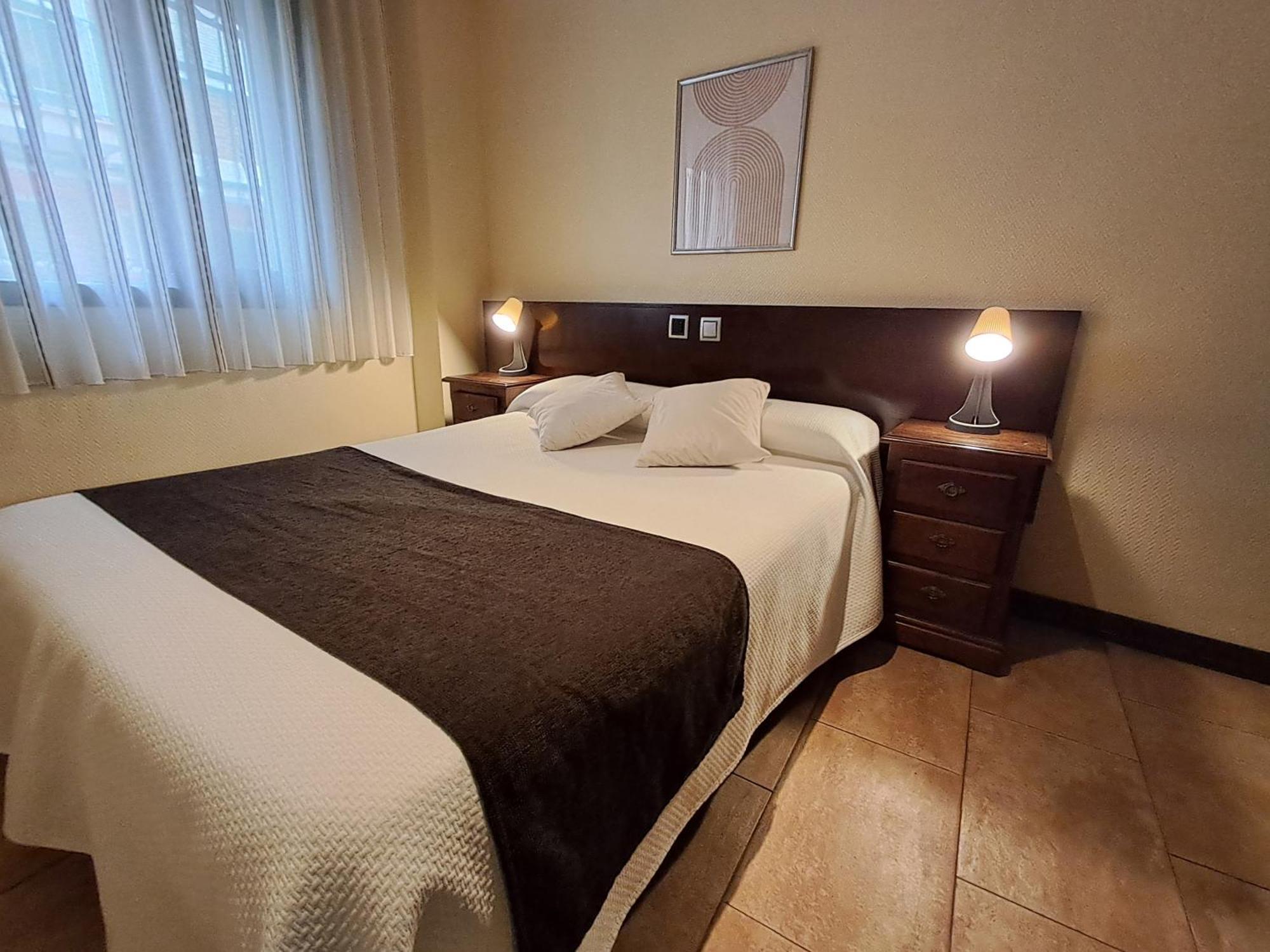 אלקאלה דה הנארס Hotel Complutense מראה חיצוני תמונה