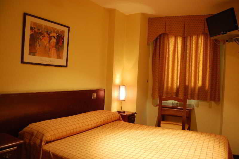 אלקאלה דה הנארס Hotel Complutense מראה חיצוני תמונה