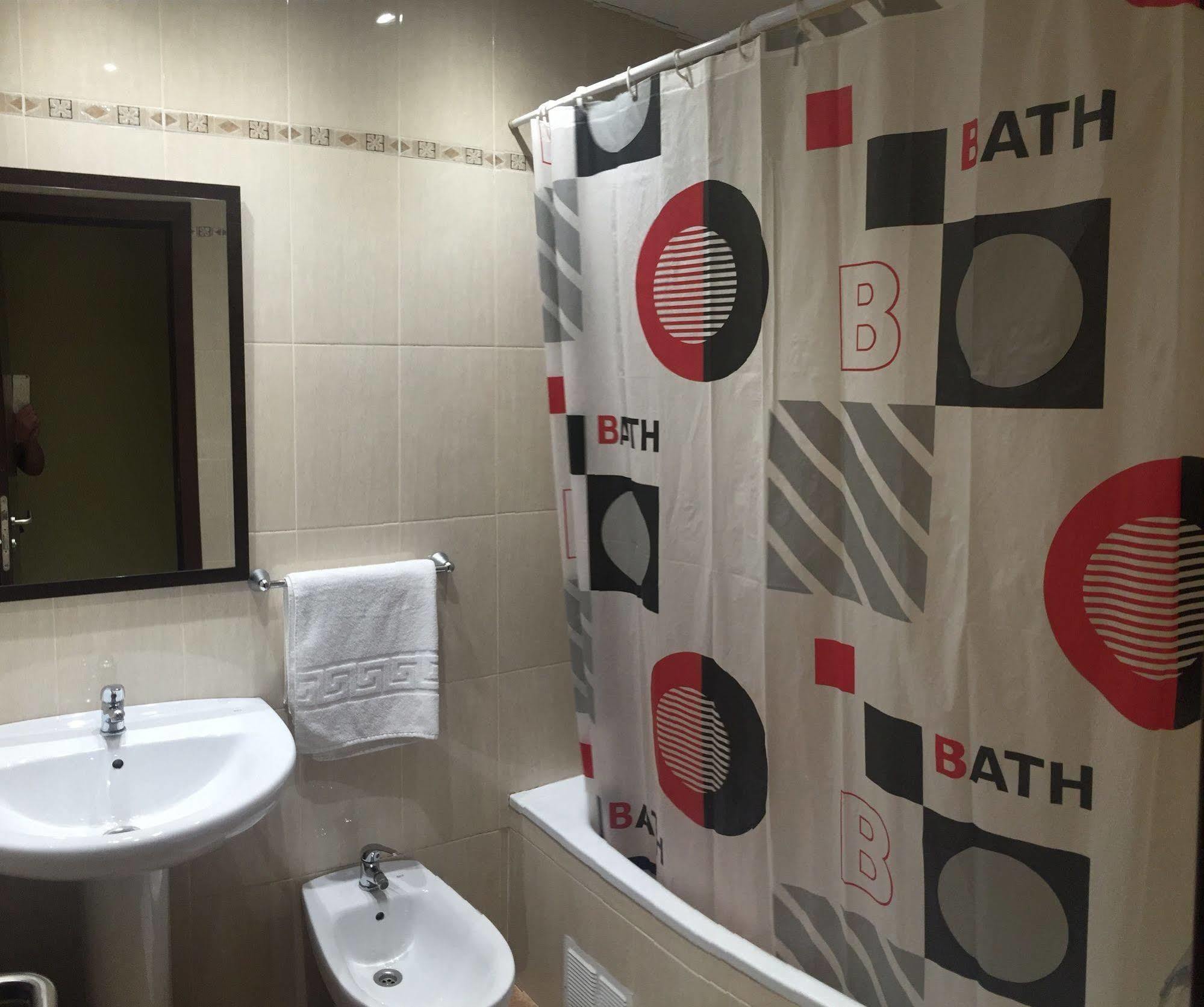 אלקאלה דה הנארס Hotel Complutense מראה חיצוני תמונה