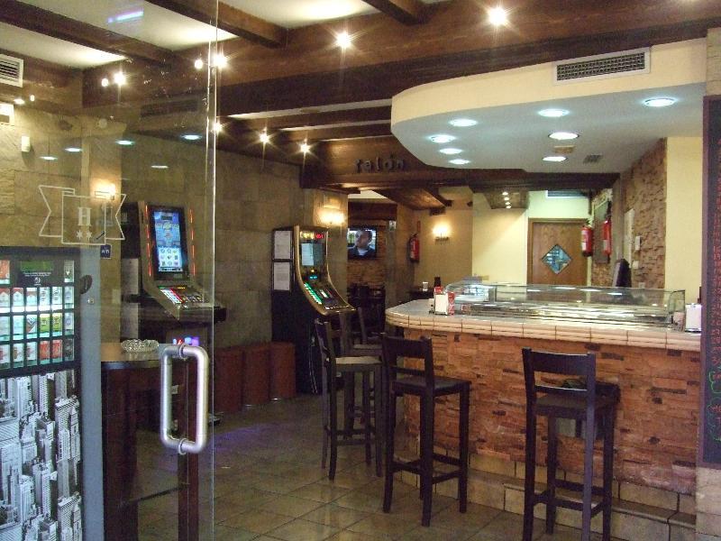 אלקאלה דה הנארס Hotel Complutense מראה חיצוני תמונה